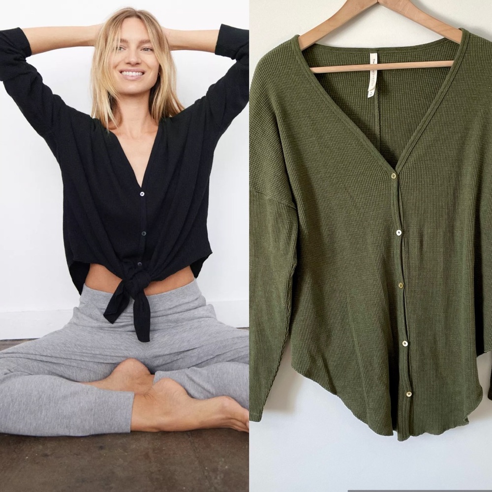 Stylish Black and Green Women's Button-Up Tops